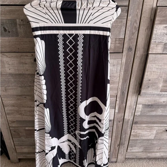 ʻOlu Dress Boutique Green - Picture 4 of 7